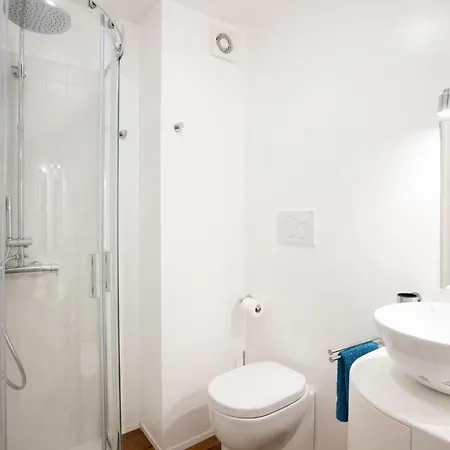 Corte Sul Po – Con 2 | Centro | Balcone Romantico Torino